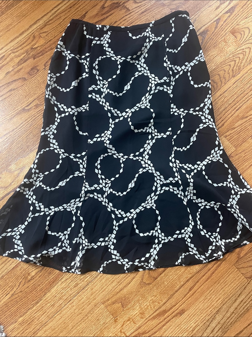Vintage Talbots Label Black & White Chain Print Midi Skirt 100% Silk Size 10